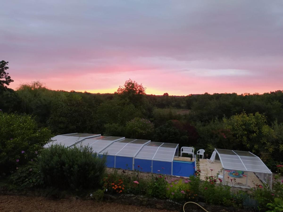 Gite La Pironniere - Piscine, Nature, Au Bord De La Riviere Montreuil-sur-Maine 외부 사진