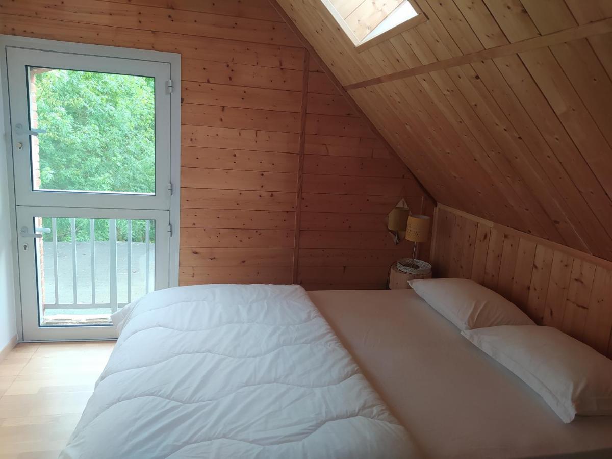 Gite La Pironniere - Piscine, Nature, Au Bord De La Riviere Montreuil-sur-Maine 외부 사진