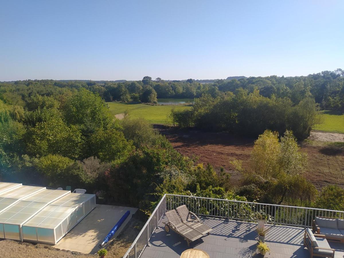 Gite La Pironniere - Piscine, Nature, Au Bord De La Riviere Montreuil-sur-Maine 외부 사진